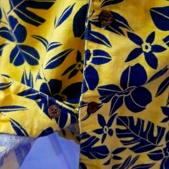 High Sierra - Button down shirt, Size  - L, Color - Yellow W/blue floral/leaf - Picture 5 of 9